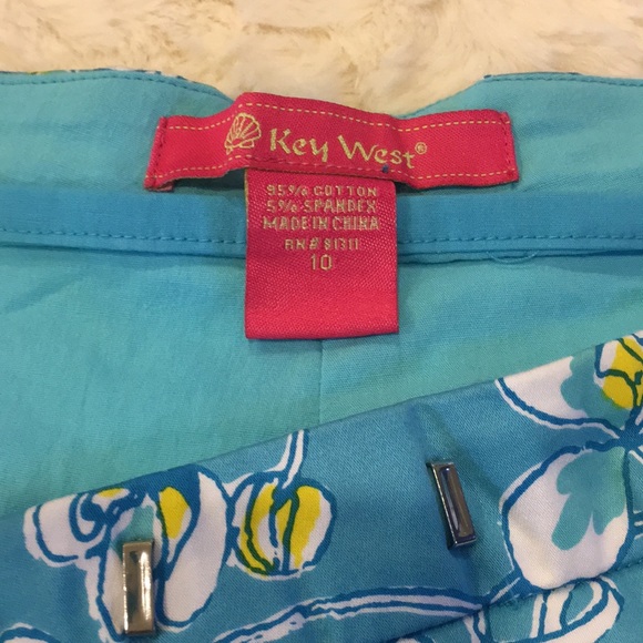 NWOT Floral Capris Sz 10.  🌸 - Picture 3 of 5